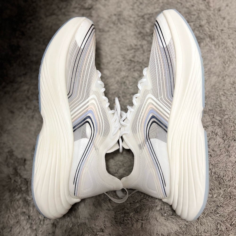 APL running shoe brand new!